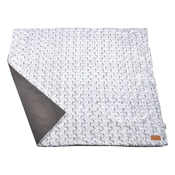 P.L.A.Y - כרבולית הגנה מפנקת - אפור האסקי LUXE THROW - SNUGGLE - HUSKY GRAY, תמונה 2
